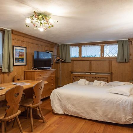 Faloria Studio Apartment Cortina d'Ampezzo Luaran gambar