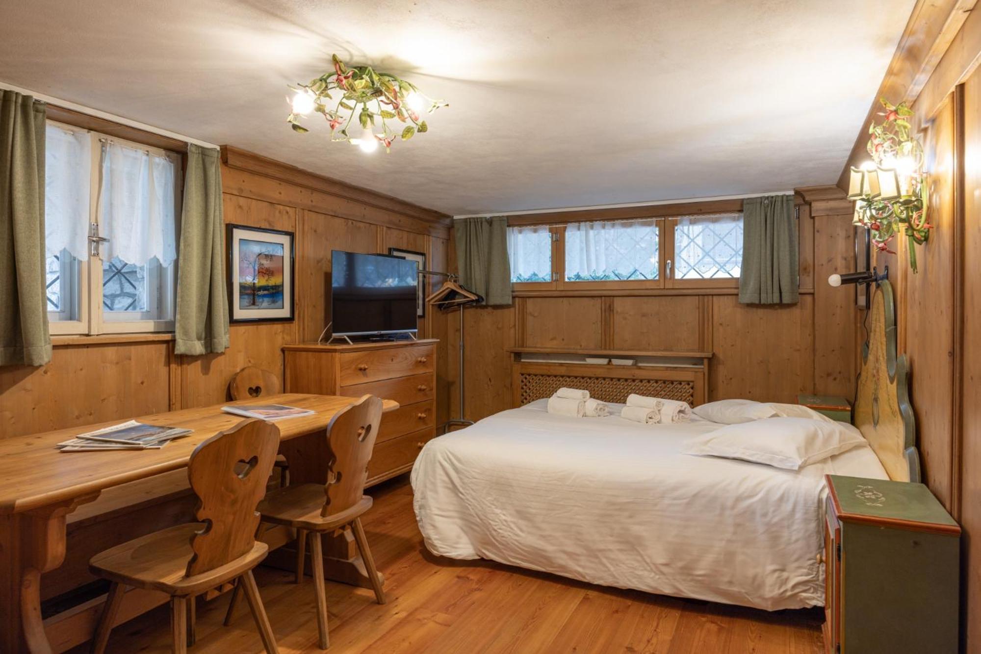 Faloria Studio Apartment Cortina d'Ampezzo Luaran gambar